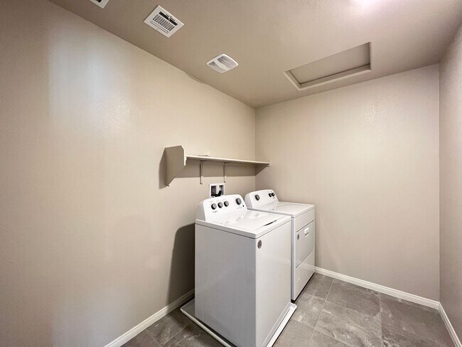 Building Photo - Tenaya Hacienda