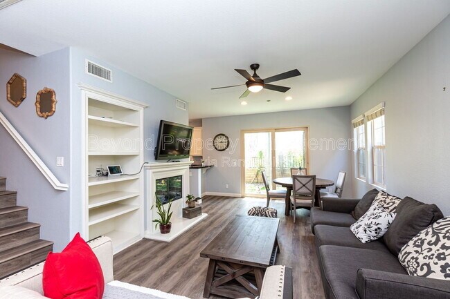 Building Photo - 2616 Bellezza Dr