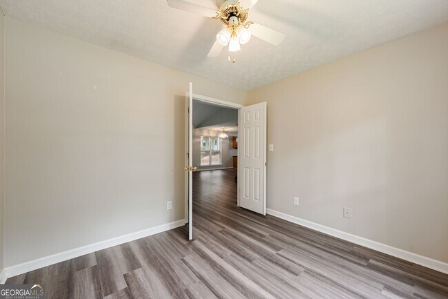 Building Photo - 209 Garrison Chase