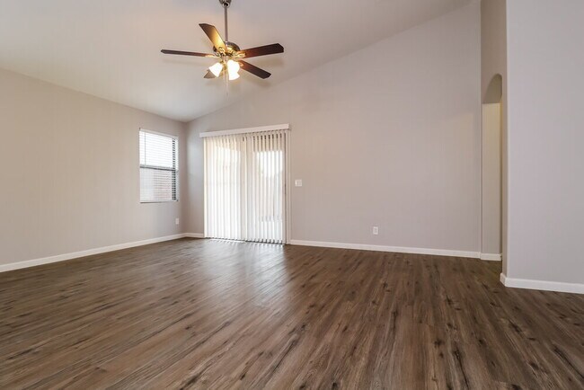 Building Photo - 16871 W Portland St