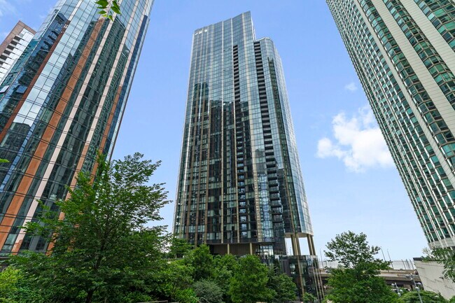 Building Photo - 211 N Harbor Dr