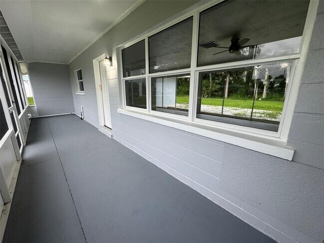 Building Photo - 116 Myakka Dr