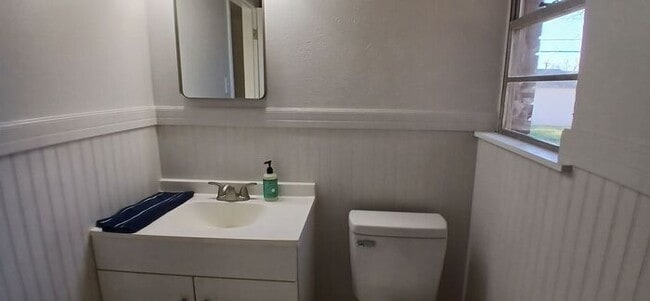 Building Photo - Fully Renovated Benbrook Beauty