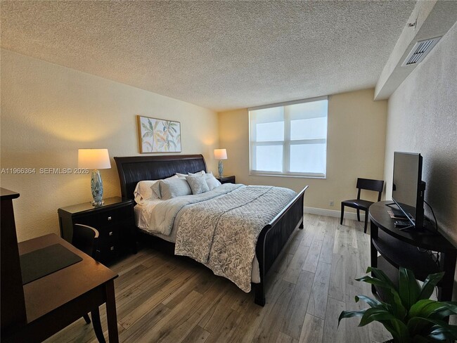 Building Photo - 2501 S Ocean Dr