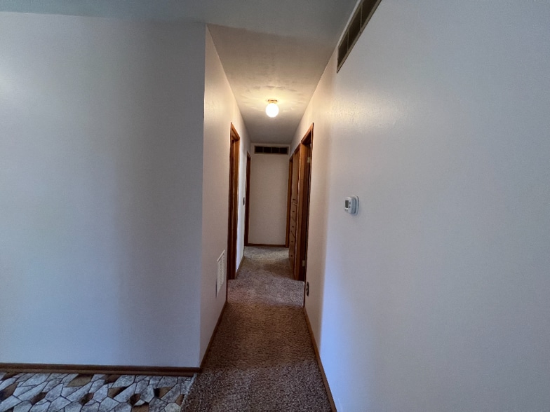 Building Photo - 7412 Warren W