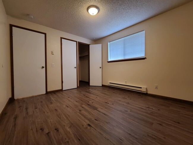 Room - 7401 S Prospect St