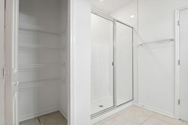 Building Photo - 3 bedroom, 2.5 bath, 2 car garage Home in ...