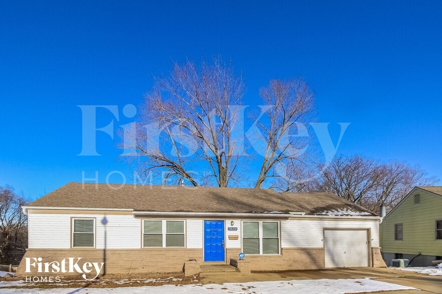 Building Photo - 3620 NE 54th Terrace