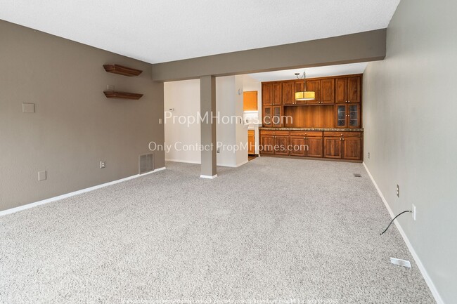 Building Photo - Charming One Bedroom, One Bath in South Po...