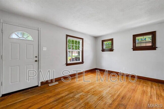 Building Photo - 5212 Fletcher St