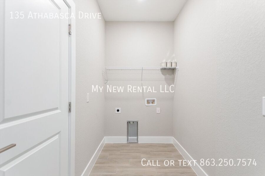 Building Photo - 135 Athabasca Dr