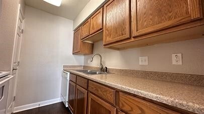 Primary Photo - 7315 Brompton St