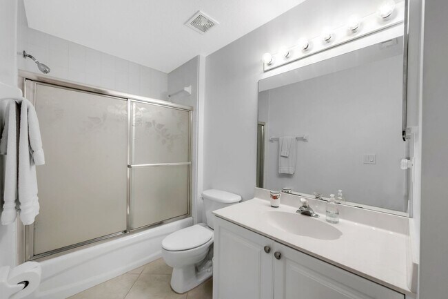Building Photo - Great Condo in Desirable Westgate at Imper...