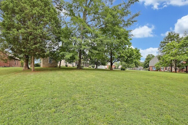 Building Photo - 614 Greene Dr