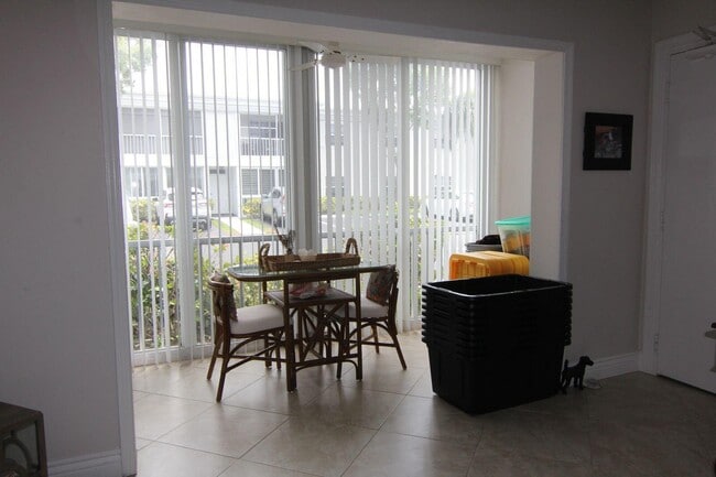 Building Photo - 6219 Bay Club Dr