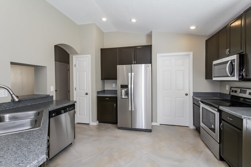 Building Photo - 11210 Summer Star Dr