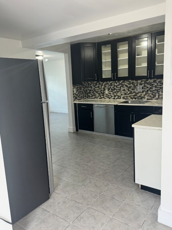 Building Photo - 3120 SW 12th Pl