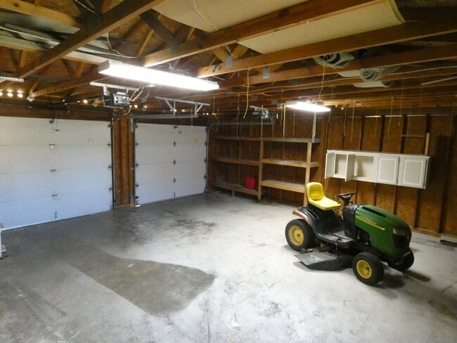 Building Photo - APPLICATION PENDING **Country Living**