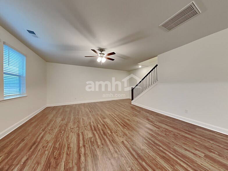 Building Photo - 130 Alaina Ct