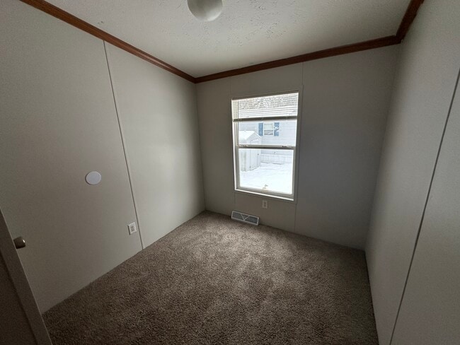 Building Photo - 249 E Birdsall-