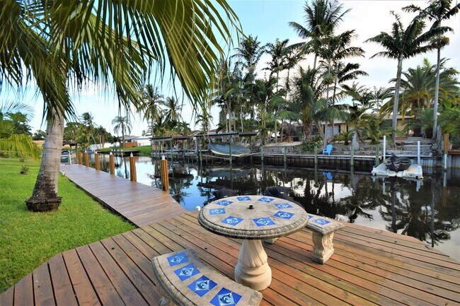 Building Photo - 1036 SW 26th Ave