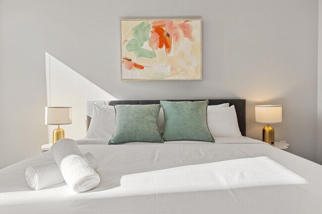 Building Photo - 5820 1/2 Cameron Rd