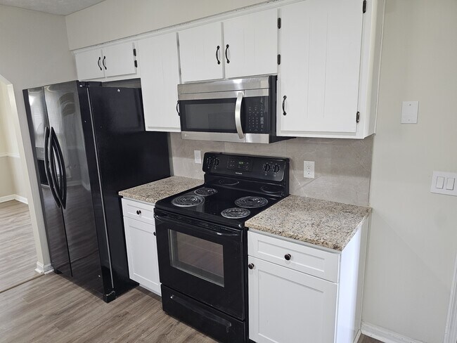 Building Photo - 5727 Lexington Dr