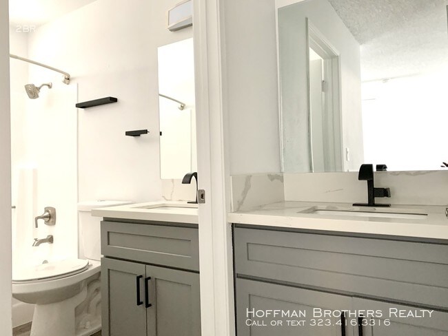 Building Photo - 3345 Drew St Los Angeles, CA 90065