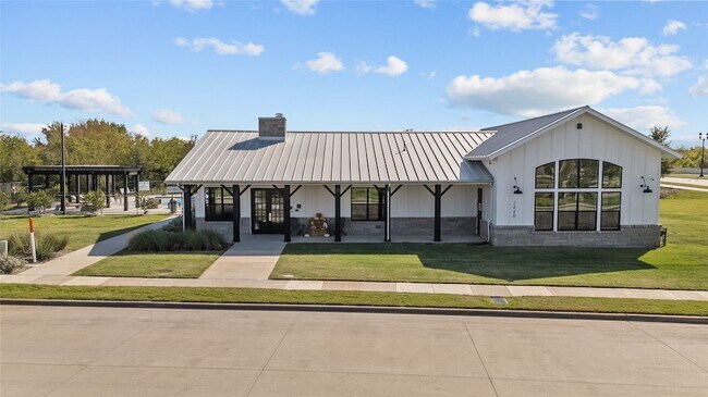 Building Photo - 3536 E Cheney