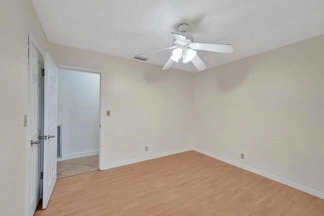 Building Photo - 4721 Sarazen Dr