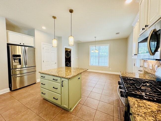 Building Photo - 3571 Brampton Dr