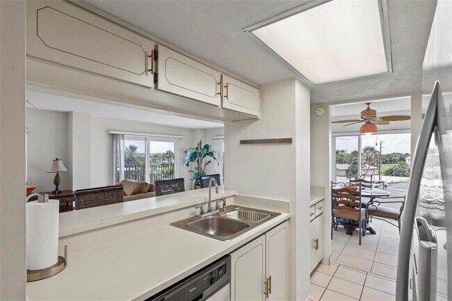 Building Photo - 3600 S Ocean Shore Blvd