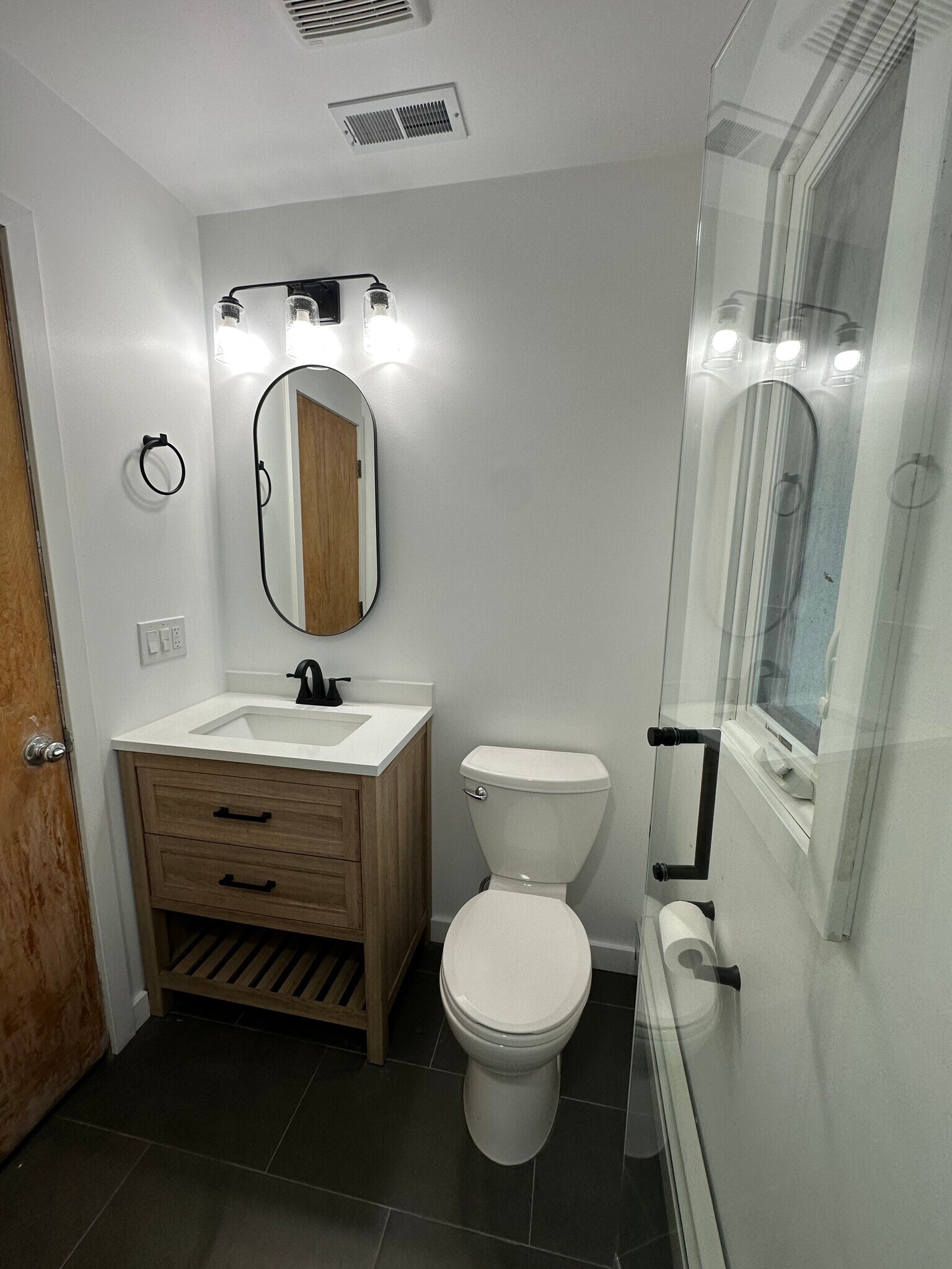 Building Photo - 3711 Ruthland Dr