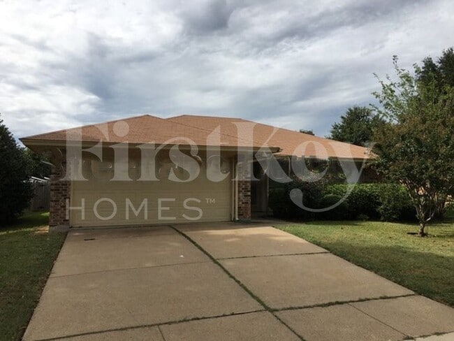 Building Photo - 5304 Tamarack Ct