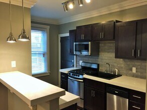 Building Photo - 6329-6331 Bartlett