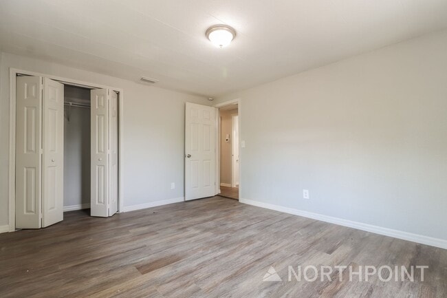 Building Photo - 3 BR/1.5BA | Newly Renovated Single Family Home |  Tropical Landscaping | In St Peterburg!