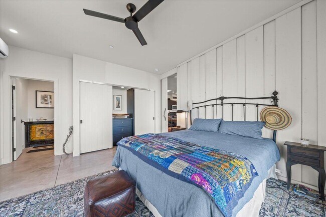 Building Photo - 60620 Kimlin Ave