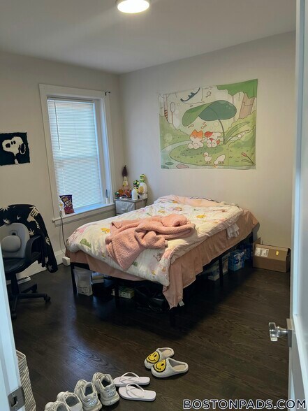 Building Photo - 7 Strathmore Rd