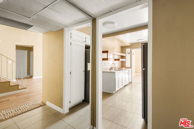 Building Photo - 1944 Glendon Ave