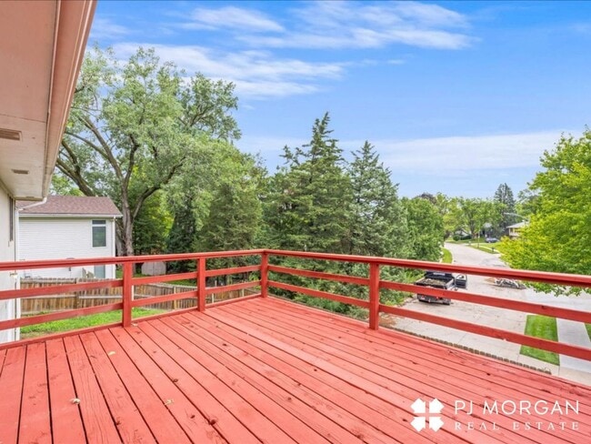 Building Photo - Millard Rental Ready to Impress!