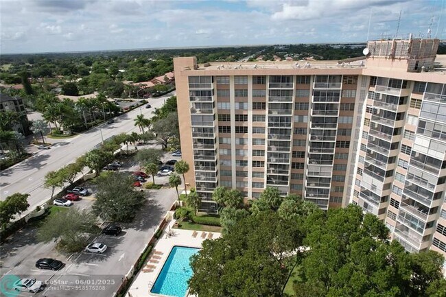 Building Photo - 10777 W Sample Rd