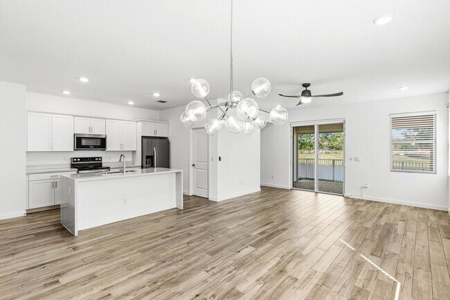 Building Photo - 18446 Claybrook St