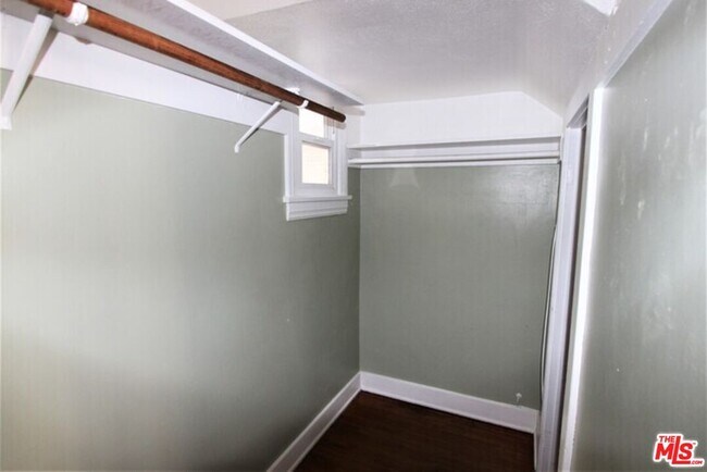 Building Photo - 6656 Vista Del Mar