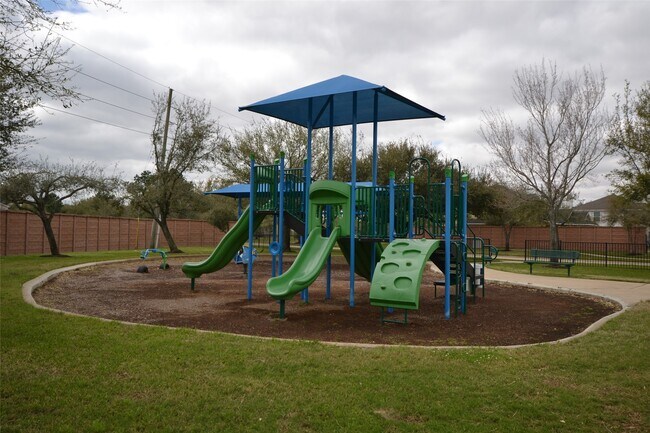 Building Photo - 20751 Cypress Post Dr