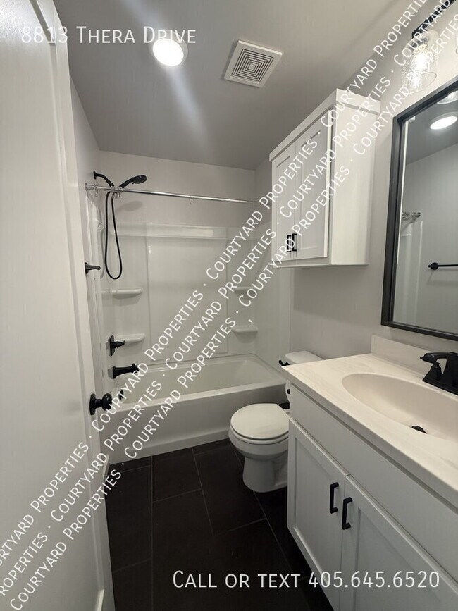 Building Photo - 8813 Thera Dr