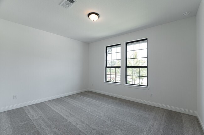 Building Photo - 16231 Sheridan River Trl