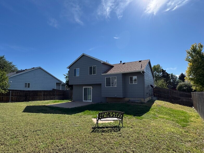 Building Photo - 879 Barn Owl Dr