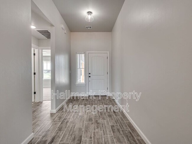 Building Photo - 4905 Misty Wood Ln