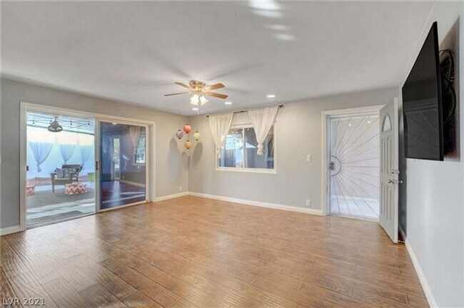 Building Photo - 4044 Pepe Cir