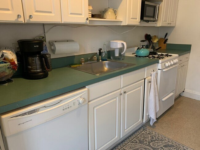 Building Photo - 19 Melvin Ave